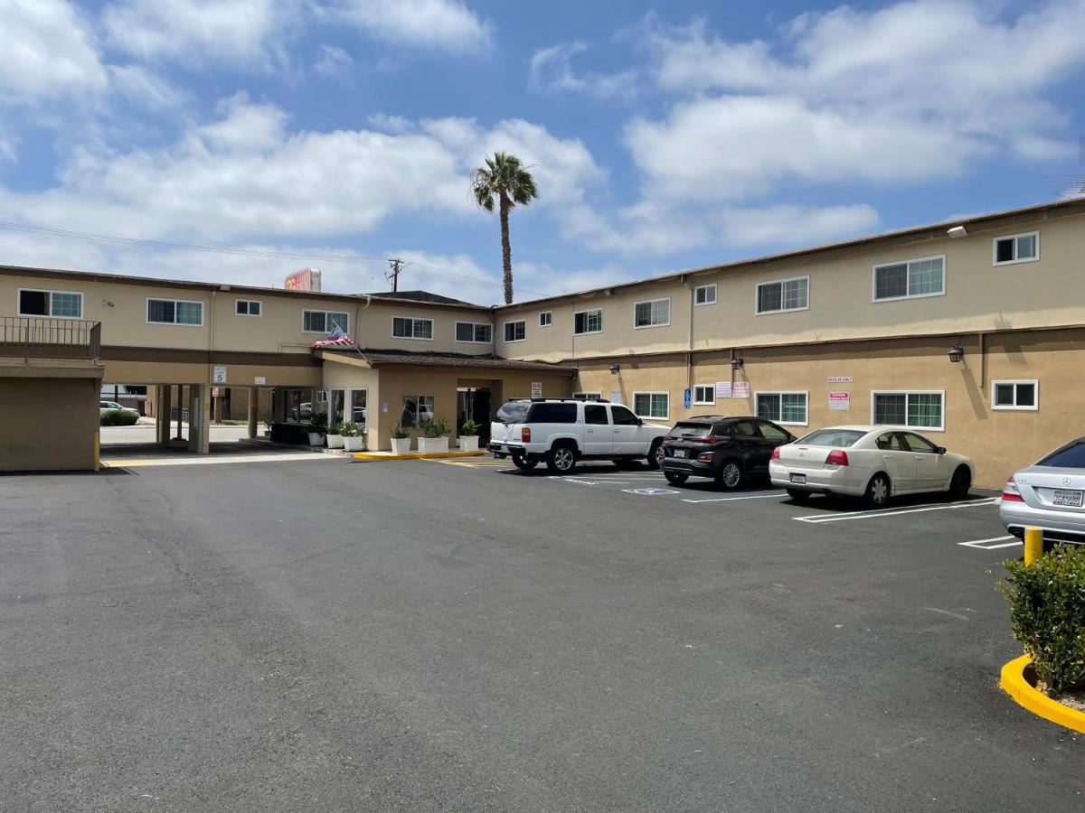 Grand Inn Фуллертон Экстерьер фото